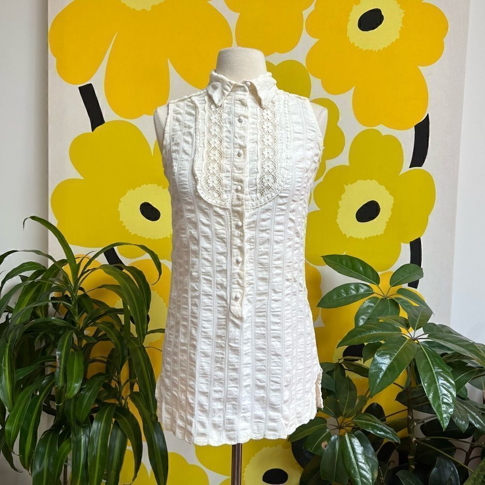 Vintage 1960s Bobbie Brooks Ivory Crochet Embroidered Pleated Sleeveless Blouse